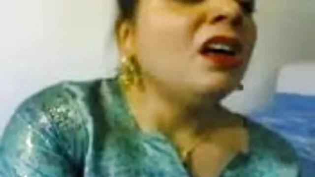 একটি বাংলাx video মিরর সামনে খেলা স্যাট