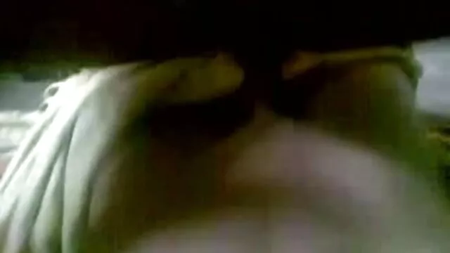 পরিণত এক্সক্সক্স চুদাচুদি মালী সঙ্গে তার স্বামীর উপর ঠকায়.