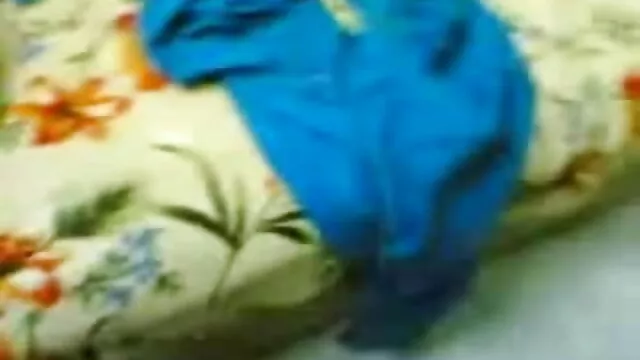 তার মুখের বাংলা xx ভিডিও ওপর