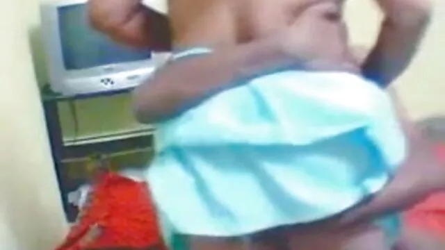 একটি বাংলা চেদাচুদি ভিডিও খেলনা সঙ্গে 18 বছর বয়সী ছেলে